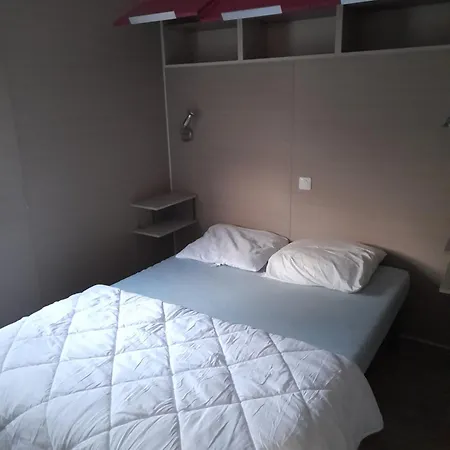 Mobil 5 Personnes Lagon Кемпинг